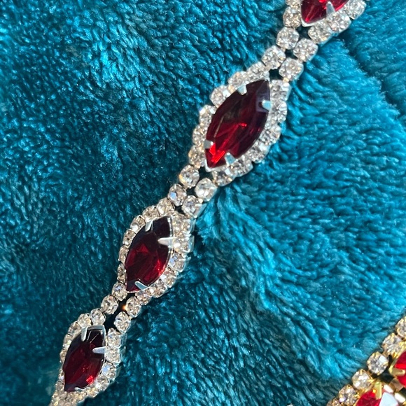 She wore red rhinestones crystal bracelet vintage artisan - Picture 10 of 12